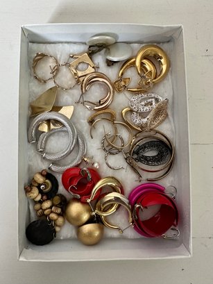 Costume Jewelry Earrings Lot