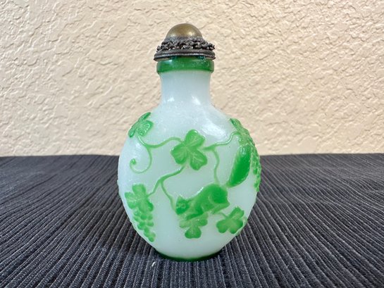 Green Chinese Peking Glass Snuff Bottle