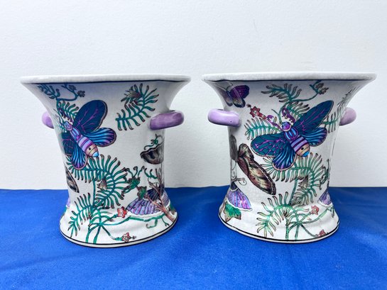 Set Of 2 Decorative Asian Urns, Reproductions. 7 Tall 7.5 Wide.
