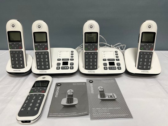 Set Of Motorola Digital Cordless Telephone With Answering Machine.