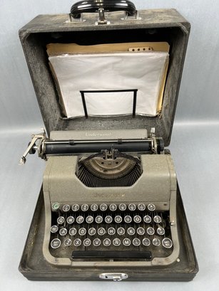 Vintage Underwood Typewriter.