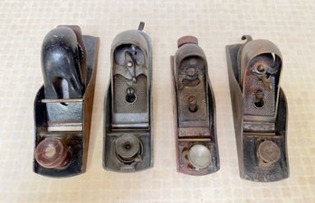 Lot Of 4 Small Hand Planes