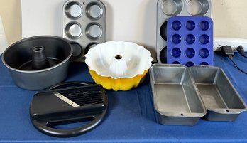 Lot Of Baking Dishes,bundt, Angel Food,3 Small Muffin Pans, 2 Large Muffin Pans, 2 Loaf Pans, 1 Minimuffin Pan