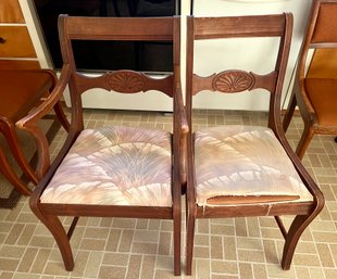 2 Dining Chairs With Shell Pattern Carved Back