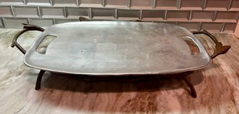 Belaverra Metal Tray With Leaf Stand