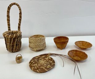 Assortment Of Vintage Small Baskets