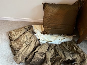 Queen Bed Skirt And 2 Matching Throw Pillow
