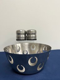 Stainless Bowl And 2 Salt & Pepper Skakets