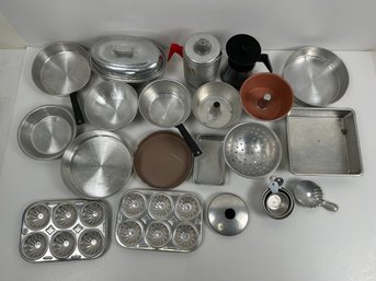 Vintage Lot Of Toy Cookware.