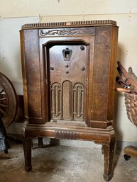 Philco Wood Stand Up  Radio