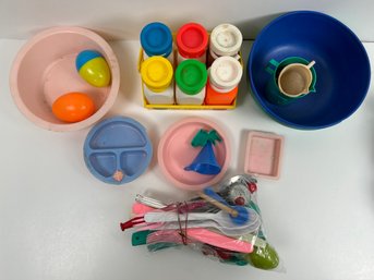 Lot Of Plastic Toy Kitchen Ware.