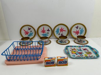 Vintage Ohio Art Tin Tea Set A Tin Easter Platter And A Plastic Toy Dish Drainer.