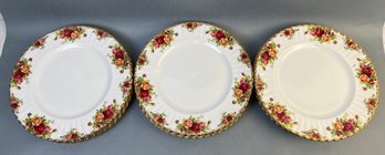 Set If 12 Royal Albert Old Country Roses Dinner Plates.