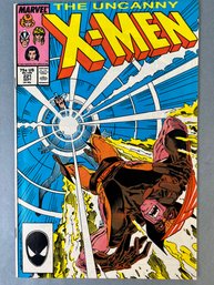 Marvel Comics The Uncanny X-men Number 221.