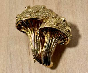 Boucher Goldtone Mushroom Brooch