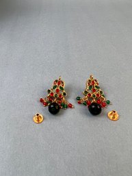 Gold Tone Christmas Themed Fashion Earrings.