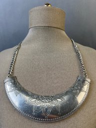 Egyptian Look Silvertone Necklace.