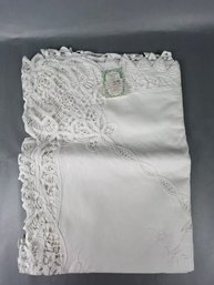 Hand Embroidered White Table Cloth With 4 Napkins