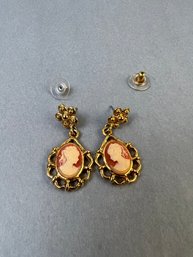 Gold Tone Fashion Cameo Earrings.