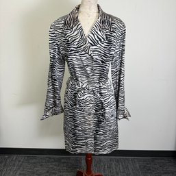 Black And White Belted Raincoat By Da- Rue Of California