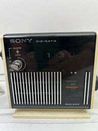 Vintage Sony Model TR-c340 Alarm Clock Radio.