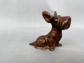 Vintage Scottish Terrier Lead Figurine.
