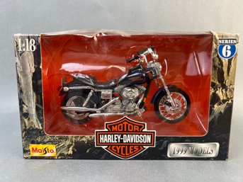 Maisto Replica Harley Davidson.  1/18 Scale.