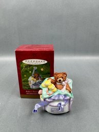 Hallmark Keepsake Ornament - Babys First Christmas - 2001