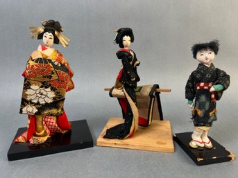 3 Japanese Dolls.