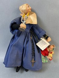 10.5 Inch Roldan Nun With Child And Duck.