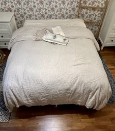 Queen Size Linen Duvet, Down Alternative Comforter, Sheets And Pillowcases