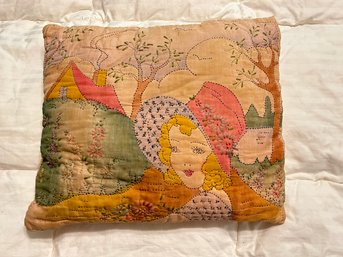 Vintage Detailed Embroidered Small Throw Pillow