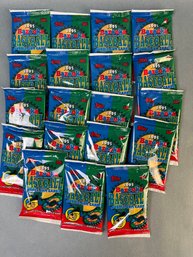 19 Unopened MLB Packs 1995 Bazooka.