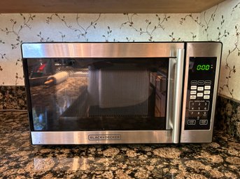 Black AndBlack & Decker Microwave. Model EM720CPNPMB