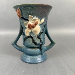 Roseville Pottery  Magnolia Vase Blue  88-6 - USA