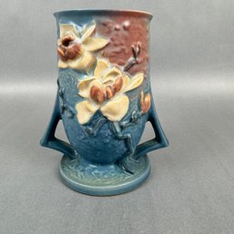 Roseville Pottery Magnolia Vase 87-6 - USA