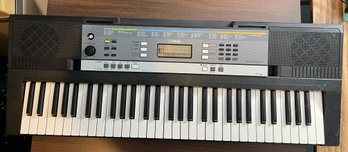 Yamaha YPT-240 Electronic Keyboard.