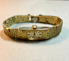 Vintage Seiko Gold Tone Watch With Metal Band