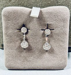 750 White Gold And Diamond Pendant Pierced Earrings