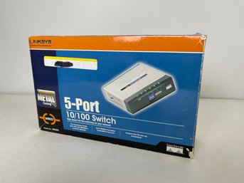Lynksys 5 Port 10/100 Switch IN BOX
