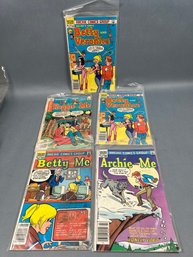 5 Vintage Archie Comic Books.