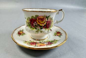 Elizabethan Cup And Saucer -English Garden-england  -Local Pick Up