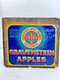 Vintage 1 Bushel Apple Crate.
