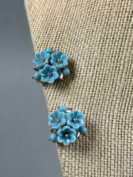 Vintage Lisner Blue Floral Screw Back Earrings