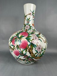 Niangian Zhilong Large Famille Rose Vase