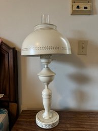 Vintage Cream With Gold Accent Metal Tole Lamp #1 *LOCAL PICKUP ONLY - NO SHIPPING*