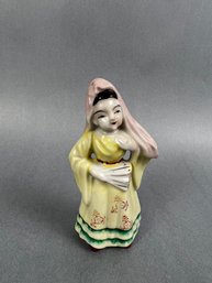 Vintage Geisha Ceramic Figurine Made In Japan.