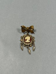 Vintage Cameo Hanging Pin