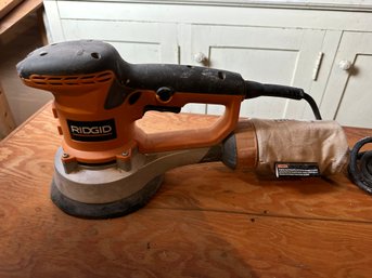 Ridgid R2611 Sander