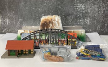 Marklin Assorted Items Building Bridge Styrofoam Hill  & Starz Paper Homes